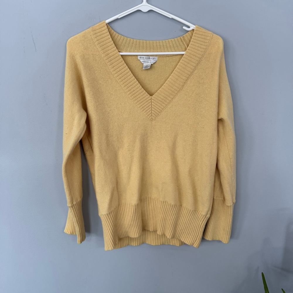Vintage Petite Sophisticate Yellow V-Neck Sweater Size Medium 100% Merino Wool